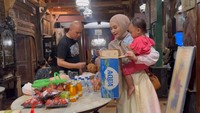 Mulan Jameela Ultah ke-47, Rayakan Bareng Keluarga Sambil Bakar Jagung