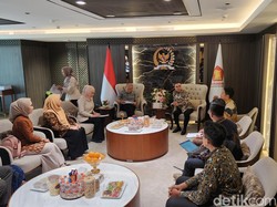 DPR Terima Perwakilan Guru Non-ASN, Bahas Kepastian Status di 2027