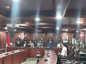 Bank Mandiri Segera Aktifkan Rekening Botok Pati, Habiburokhman Beri Dukungan