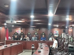 Komisi III Konpers Bareng PMJ-Bank Mandiri, Rekening Botok Pati Diaktifkan
