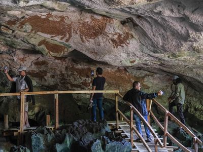 Menjaga Jejak Manusia 67.800 Tahun Lalu di Liang Kabori