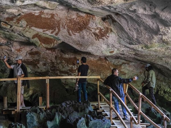 Menjaga Jejak Manusia 67.800 Tahun Lalu di Liang Kabori