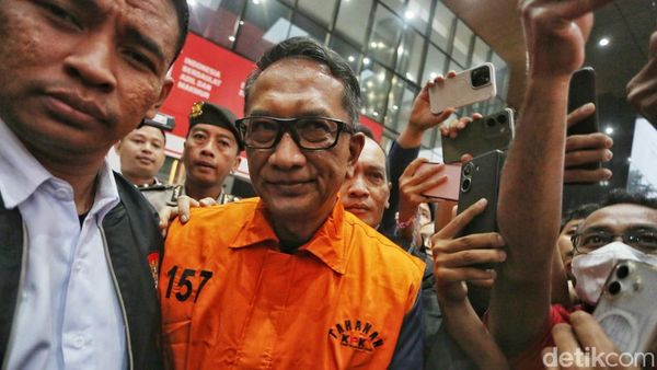 Penampakan Gatot Heroe Saat Ditahan KPK dalam Kasus Dugaan Suap Impor