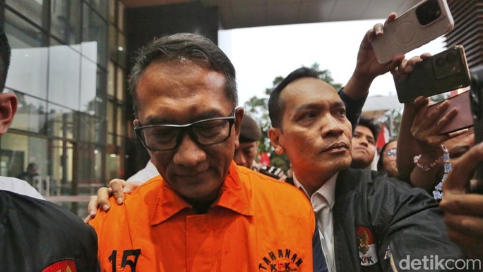 KPK Sita Uang Rp2,8 Miliar dari Plafon Rumah Pejabat Bea Cukai Gatot Heroe