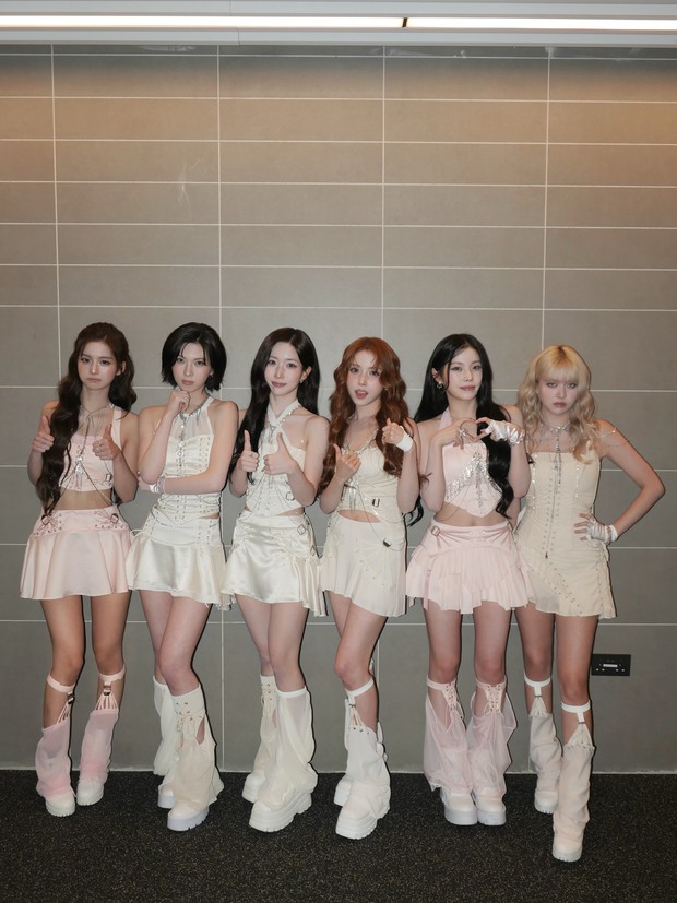 NMIXX merilis light stick terbaru menjelang agenda comeback dan proyek besar yang menanti untuk penggemar.