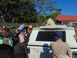 Prabowo Sebut Gempa NTT Baru Relatif Aman 3 Pekan Lagi