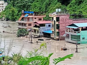 Runtuhnya Gletser Pemicu Banjir Bandang Nepal Tercatat Setara Gempa M 5,2