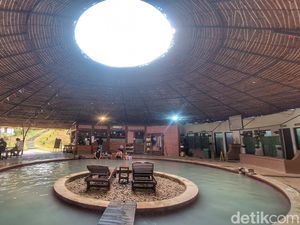 Sensasi Mandi Air Panas Estetik di Jantung Ibun Bandung
