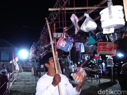 Maulid Nabi di Probolinggo Meriah, Warga Berebut Hadiah Kulkas-Kambing