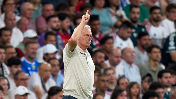 MADRID, SPAIN - AUGUST 26: Jos Mourinho, Head Coach of Real Madrid, gestures during the LaLiga EA Sports 2026/27 match between Real Madrid and Real Sociedad at Estadio Santiago Bernabeu on August 26, 2026 in Madrid, Spain. (Photo by Angel Martinez/Ge