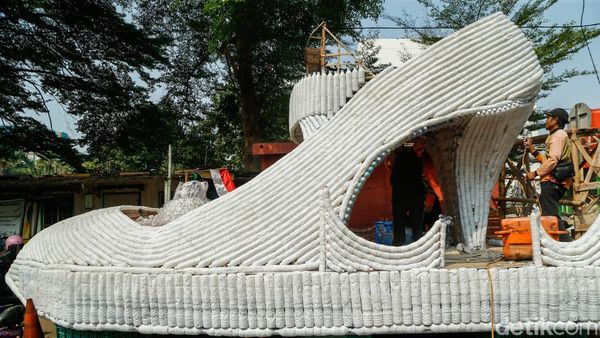 500 Botol Plastik Bekas Disulap Jadi Perahu untuk Festival Cilung 2026