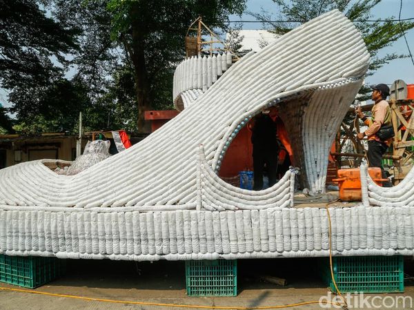 500 Botol Plastik Bekas Disulap Jadi Perahu untuk Festival Cilung 2026