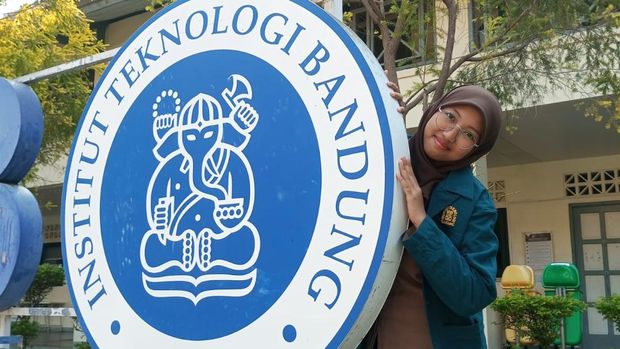 Alumni SMA Unggulan CT ARSA Foundation Sukoharjo