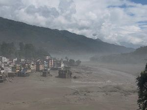 45 WNI Berada di Nepal, Kemlu Masih Pantau Kondisi Imbas Banjir Bandang
