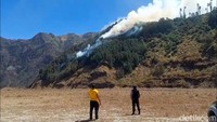 Kawasan Bromo Kembali Terbakar