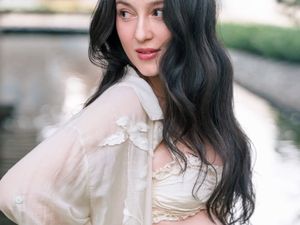 8 Potret Julie Estelle Umumkan Kehamilan Kedua, Pamer Bare Baby Bump