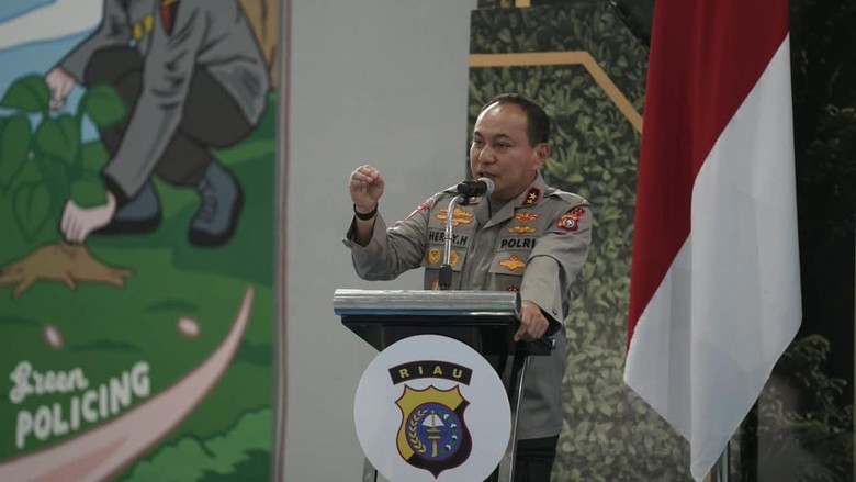 Atasi Karhutla, Kapolda Riau Minta Perusahaan Jadi First Responder