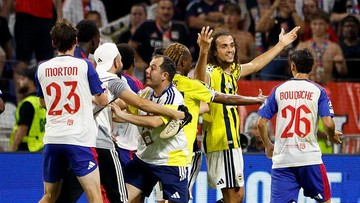 Guendouzi Bikin Panas Lyon Vs Fenerbahce: Gestur Ledekan hingga Jari Tengah