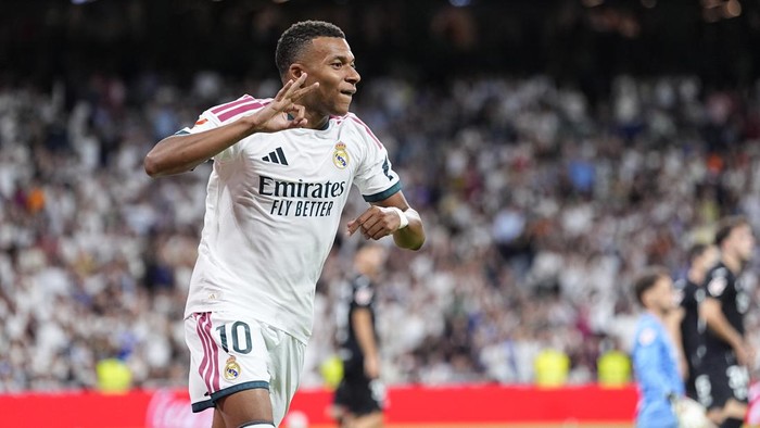 MADRID, SPAIN - AUGUST 26: Kylian Mbappe of Real Madrid CF celebrates after scoring his teams fourth goal during the Spanish League, LaLiga EA Sports, football match played between Real Madrid and Real Sociedad at Bernabeu stadium on August 26, 2026
