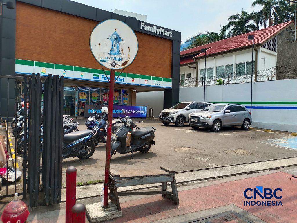 Pantauan langsung CNBC Indonesia di area Tugu Tani, Jakarta Pusat, Kamis (27/8/2026). (CNBC Indonesia/Martyasari Rizky)