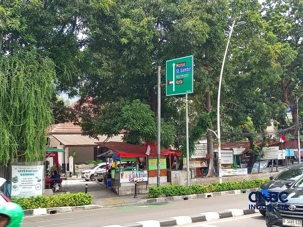 Pantauan langsung CNBC Indonesia di area Tugu Tani, Jakarta Pusat, Kamis (27/8/2026). (CNBC Indonesia/Martyasari Rizky)