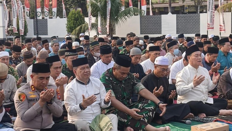 Cuaca Makin Panas Menyengat, Pemkab Kotim Gelar Salat Istisqa