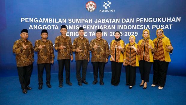 Menteri Komunikasi dan Digital (Menkomdigi), Meutya Hafid, saat pengambilan sumpah jabatan dan pengukuhan anggota KPI Pusat periode 2026-2029 di Media Center Kementerian Komunikasi dan Digital (Kemkomdigi), Rabu (26/8).