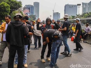 Video: Polisi Pastikan Bantuan Logistik hingga Medis Massa Demo DPR Tak Tertahan