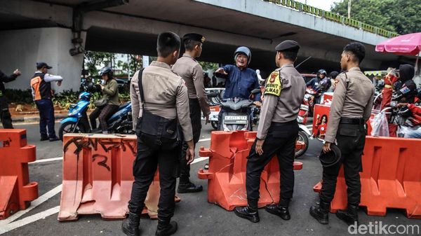 Pengalihan Arus Lalu Lintas di Sekitar Gedung DPR
