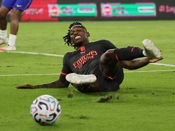 Aston Villa Mau Gaet Rafael Leao
