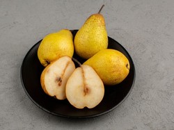 Resep Pir Kukus Praktis, Cara Baru Nikmati Buah Hangat di Rumah