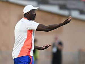 Yaya Toure Catatkan Sejarah usai Loloskan Timnya ke Fase Liga UCL