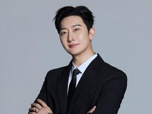 Zhoumi SuJu-M Jadi CEO Perusahaan Baru SM-Tencent