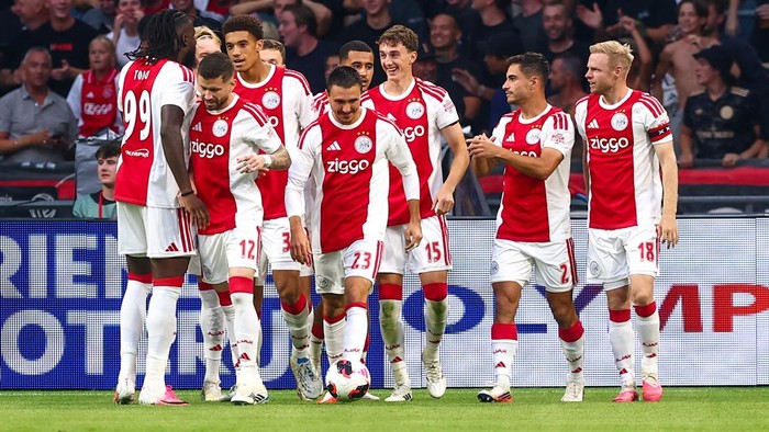 AMSTERDAM, NETHERLANDS - AUGUST 27: Ajax celebrating the 1-0 of Youri Baas of Ajax during the UEFA Conference League match between Ajax and FC Sion at Johan Cruijff Arena on August 27, 2026 in Amsterdam, Netherlands. (Photo by MTB/MB Media/Getty Imag