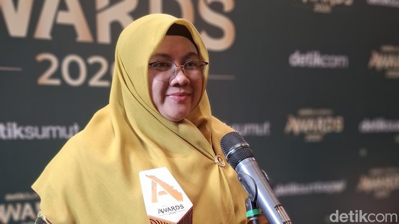 Bupati Siak Afni Dianugrahi detikSumatera Awards, Ini Kiprahnya
