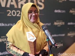 Bupati Siak Afni Dianugrahi detikSumatera Awards, Ini Kiprahnya
