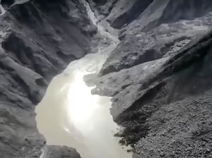 Video China Peringatkan Potensi Banjir Bandang Susulan dari Danau yang Meluap