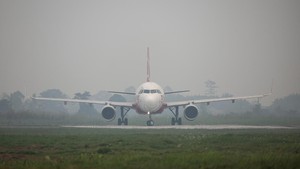 Kabut Asap Ganggu Penerbangan di Bandara Supadio Kalbar