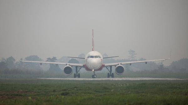 Kabut Asap Ganggu Penerbangan di Bandara Supadio Kalbar