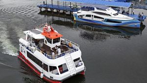 Kapal Wisata Ramaikan Perairan Danau Sentani