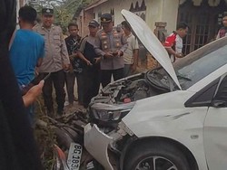 Brio Tabrak 2 Motor dan 1 Gerobak di Musi Rawas, 5 Orang Luka