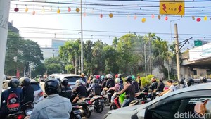 Kondisi Pejompongan Sekitar Rel KA Pagi Ini, Masih Ada Massa