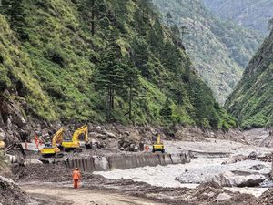 Danau Lumpur di Perbatasan Nepal-Tibet Meluap, Operasi SAR Disetop