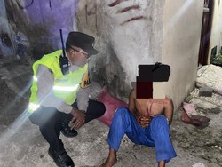Emosi Warga Solo Pergoki Maling Bugil-Berak di Kamar Korban