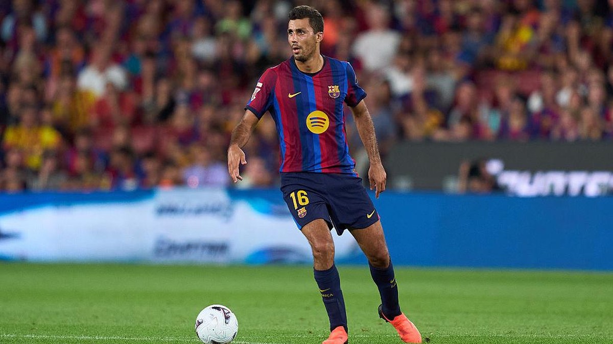 Rodri menjalani debutnya bersama Barcelona dalam laga melawan Athletic Bilbao (Foto: Getty Images/Pedro Salado)