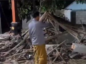 Fakta-fakta Ambruknya Pos Kamling Timpa 3 Penonton Sound Horeg di Jember