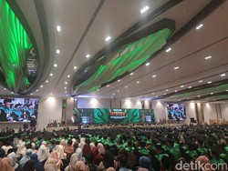 Rektor UMI Ungkap Kebanggaan Raih detiktimur Awards di Hadapan Wisudawan