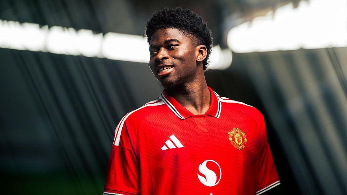 Carlos Baleba paling cepat beraksi pertengahan September. (Manchester United via Getty Imag/Manchester United)