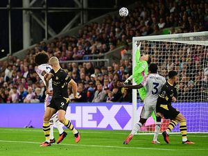 Brace Haaland dan Cherki Menangkan Man City 4-1 di Markas Palace