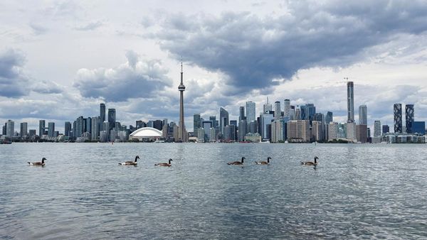 Danau Ontario Jadi Lake America dalam Peta yang Ditulis Trump